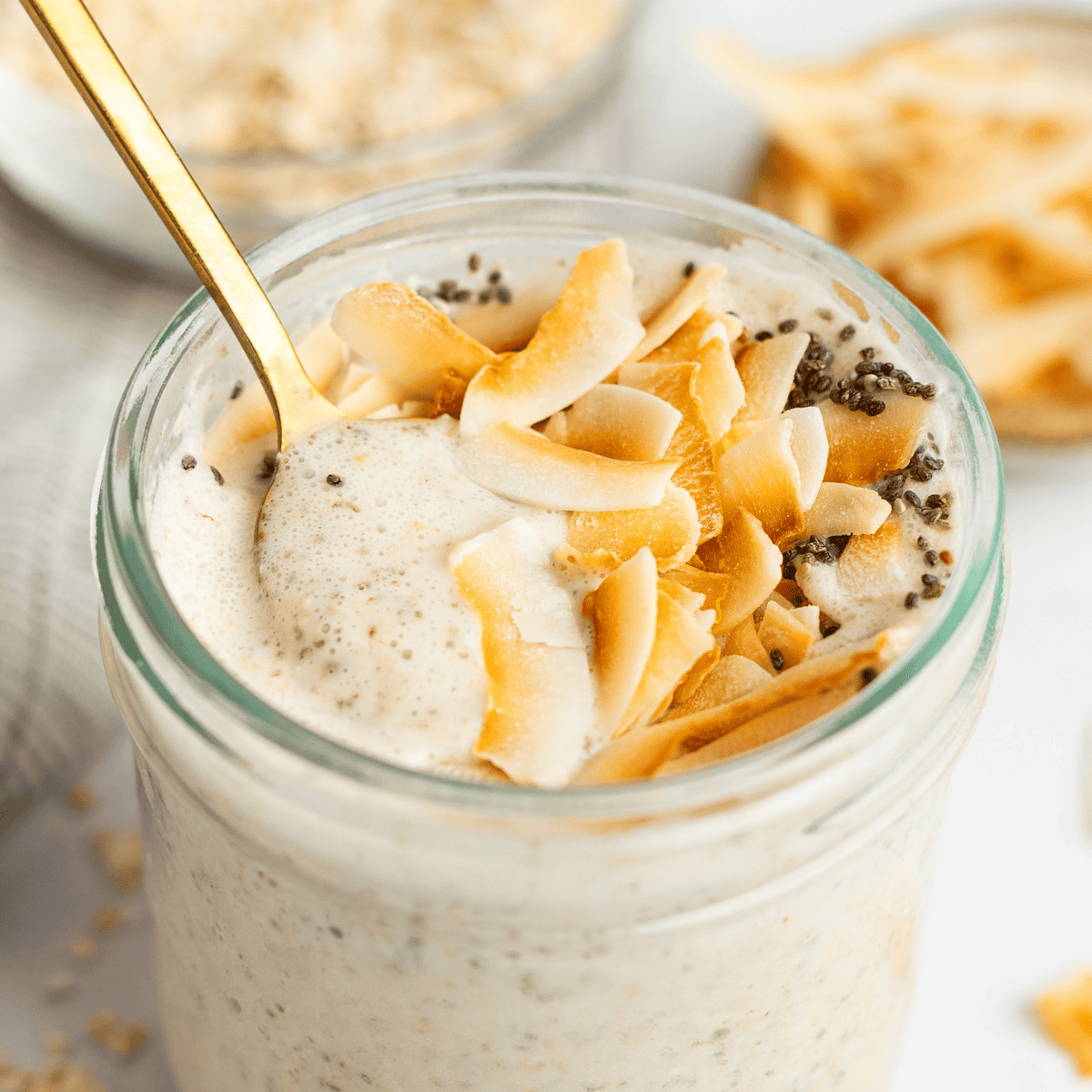 Minute Coconut Latte Overnight Oats: Easy Vegan Breakfast Prep